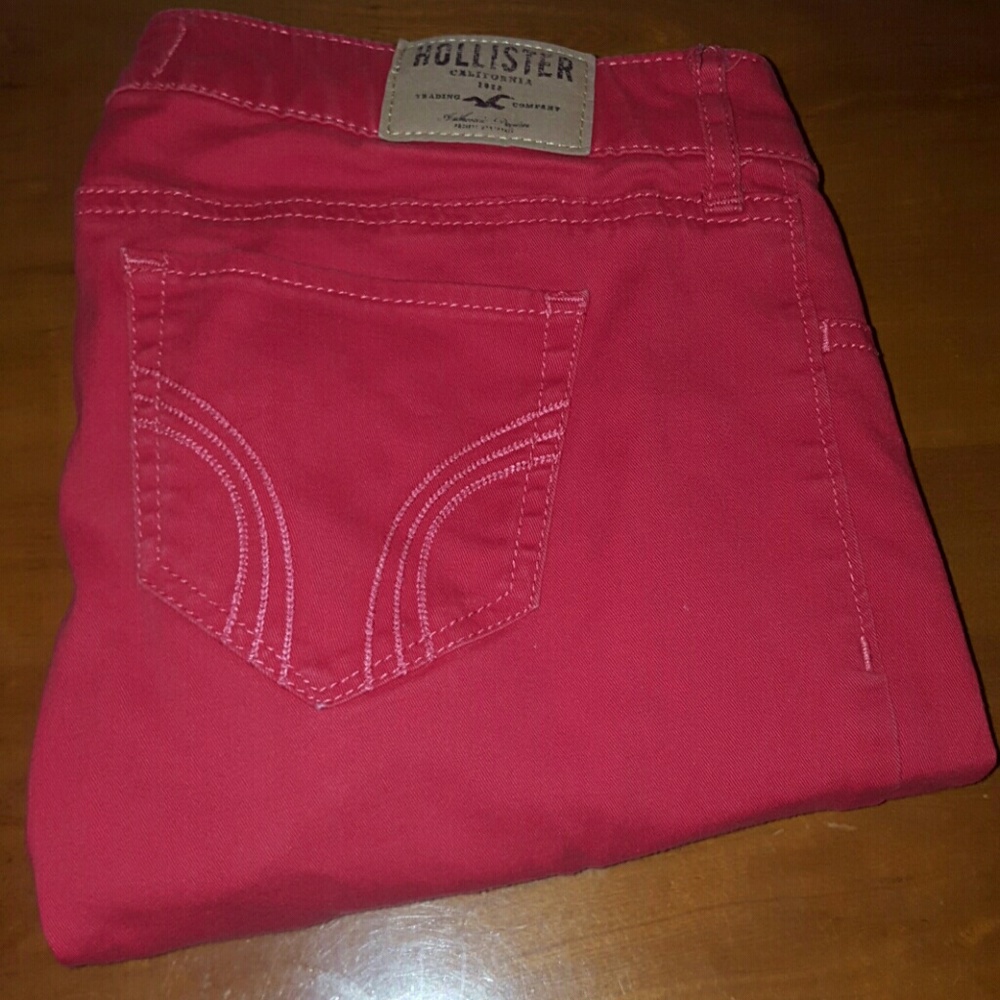 red Hollister skinny jeans